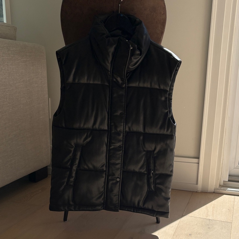 Abercrombie & Fitch Black Quilted Puffer Vest